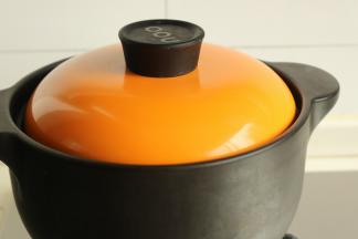 大火烧开后转小火炖1个小时以上，至肉软烂。