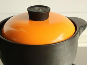 大火烧开后转小火炖1个小时以上，至肉软烂。