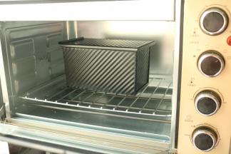 烤箱提前预热，上管150度，下管160度，放最下层烤30分钟。