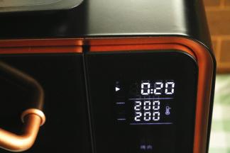 选择烤肉程序，默认上下火200度20分钟。