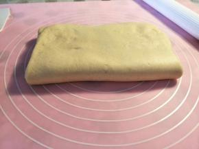 再折，接口处稍微捏紧。