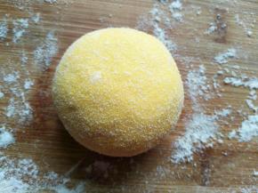 收口朝下，整形成馒头状