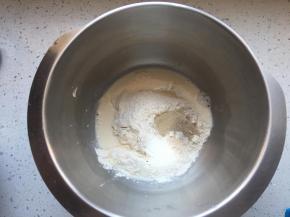 称出主料中的所有材料，即为中种材料