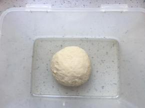 揉成光滑的面团