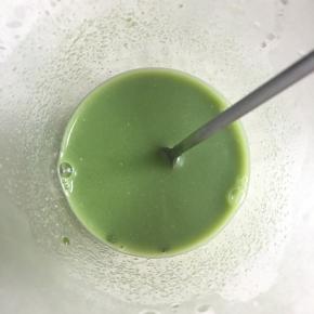 加入60g热水调匀