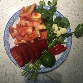 所有食材全部清洗干净，洋葱我忘了拍照了（还有切的洋葱好熏眼睛呀，没有让它入镜，哈哈哈）