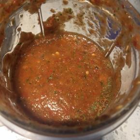 然后开启料理机把食材打成泥