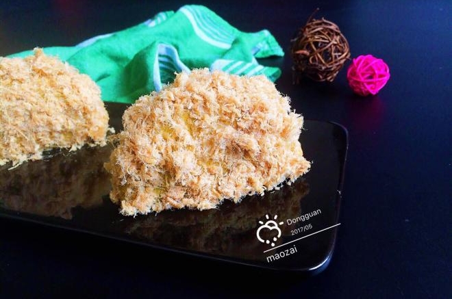 菠菜肉松小贝蛋糕