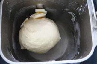 放入室温软化的黄油