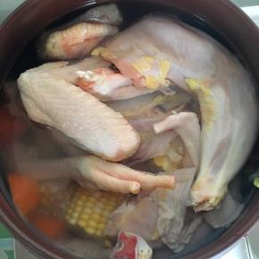 加入10碗水，大火煮开转小火1.5小时