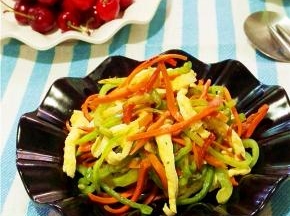 简单的素炒三丝上桌啦。