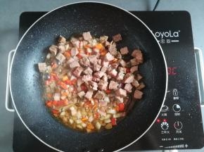 加入牛肉粒