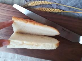 面包横向切开，不要切断