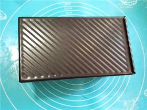 移除保鲜膜，合上盖子，继续发酵5分钟。