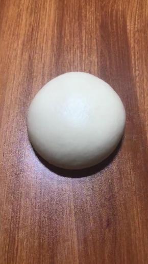 盖保鲜膜，进行第一次发酵，发酵2倍大。