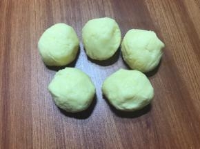 分成5个馅球。