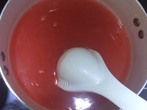 开火煮开，边煮边搅拌