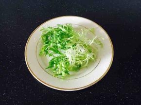 苦苣撕成小朵