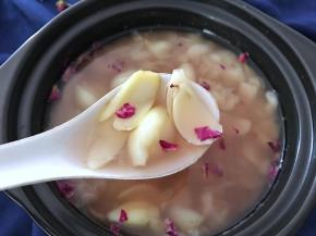 9、夏天来上一碗不仅不仅滋阴清热，还能美容养颜哦。