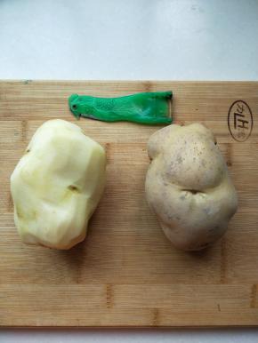 土豆洗净削皮