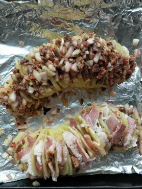 烤盘垫锡纸入烤箱，250度，10分钟左右即可