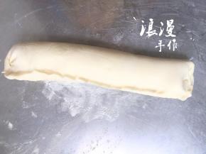 卷起。把接口处捏紧。