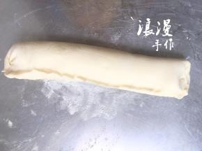 卷起。把接口处捏紧。