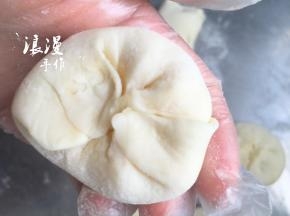把切口处捏紧。