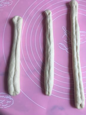 滚成长条！静置10分钟！