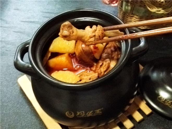 酱香鸭腿炖土豆
