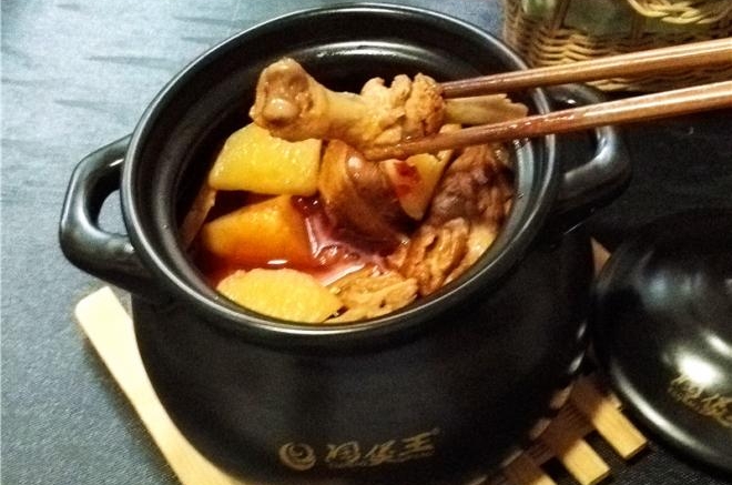 酱香鸭腿炖土豆
