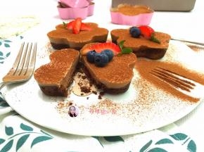 16. 用水果和可可粉装饰（按个人喜好）