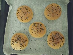 预热烤箱180度，中层烤20分钟左右。最后几分钟注意盖锡纸。