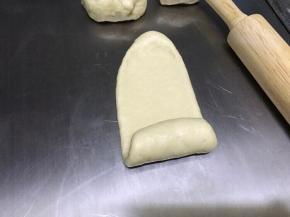 从一头卷起，不要卷太紧