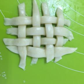 横竖各四条编织起来