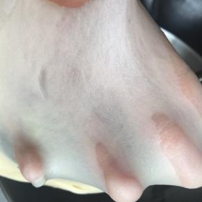 然后不停揉，揉到轻轻拉可以拉出薄膜