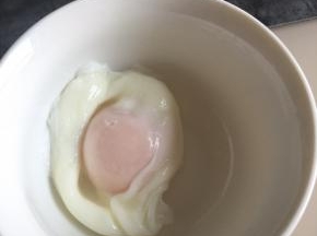 小心翼翼的盛出来