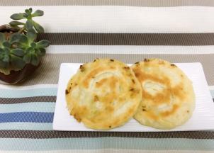 一定要小火慢煎才会熟，这个上色程度即可