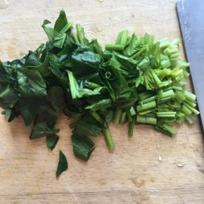 菠菜洗净切段