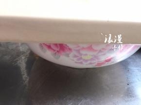 盖上盖子不动1～2分钟。