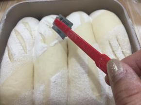 16. 用刀片割出自己喜欢的花纹