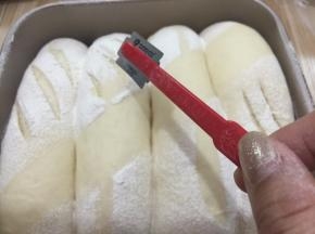 16. 用刀片割出自己喜欢的花纹