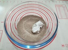 6. 分三次加入TPT面糊中第一次可以用力些拌匀