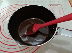 17. 搅拌好后放至手温