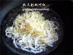 放入水中焯熟。