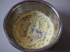 用打蛋器稍微打发