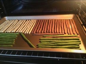 烤箱预热10分钟，上180度，下165度，中层，时间15分钟。