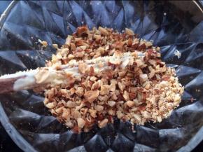 再撒入杏仁碎即可。