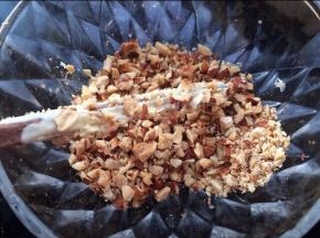 再撒入杏仁碎即可。