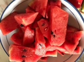 剩下的西瓜切小块